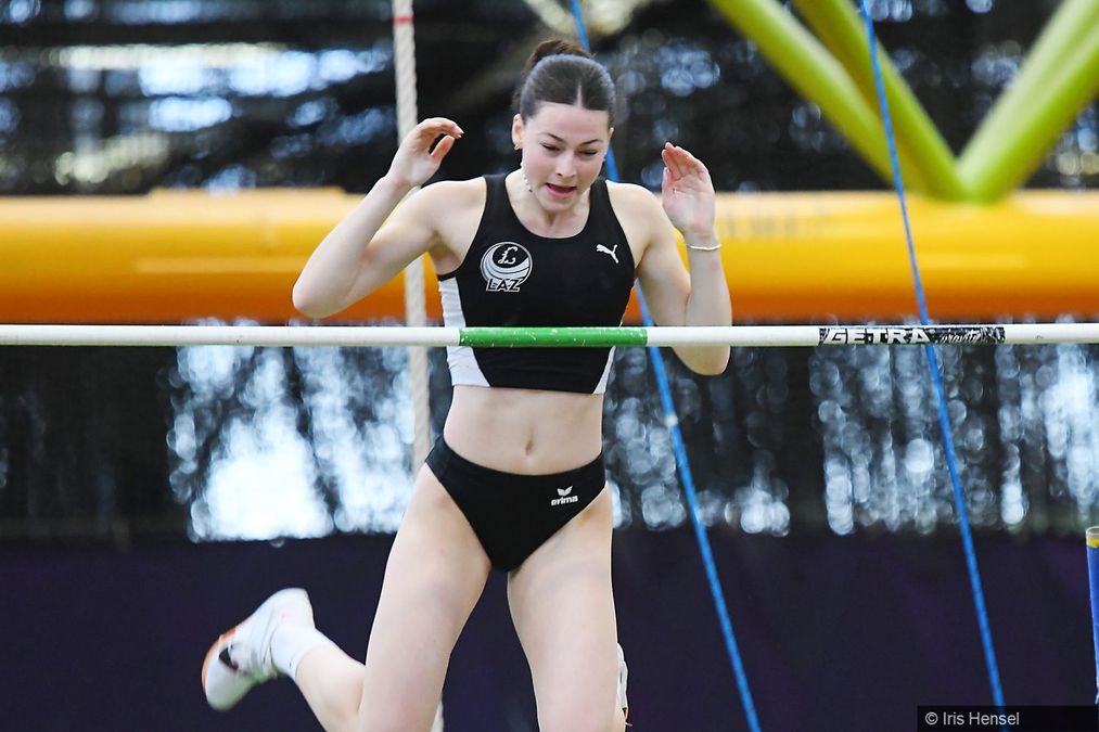 Favoritin im Stabhochsprung: Anna Hiesinger (LAZ Ludwigsburg), Foto: Iris Hensel