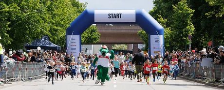 Über 16.500 Läuferinnen und Läufer feiern den 33. Stuttgart-Lauf bei bestem Laufwetter